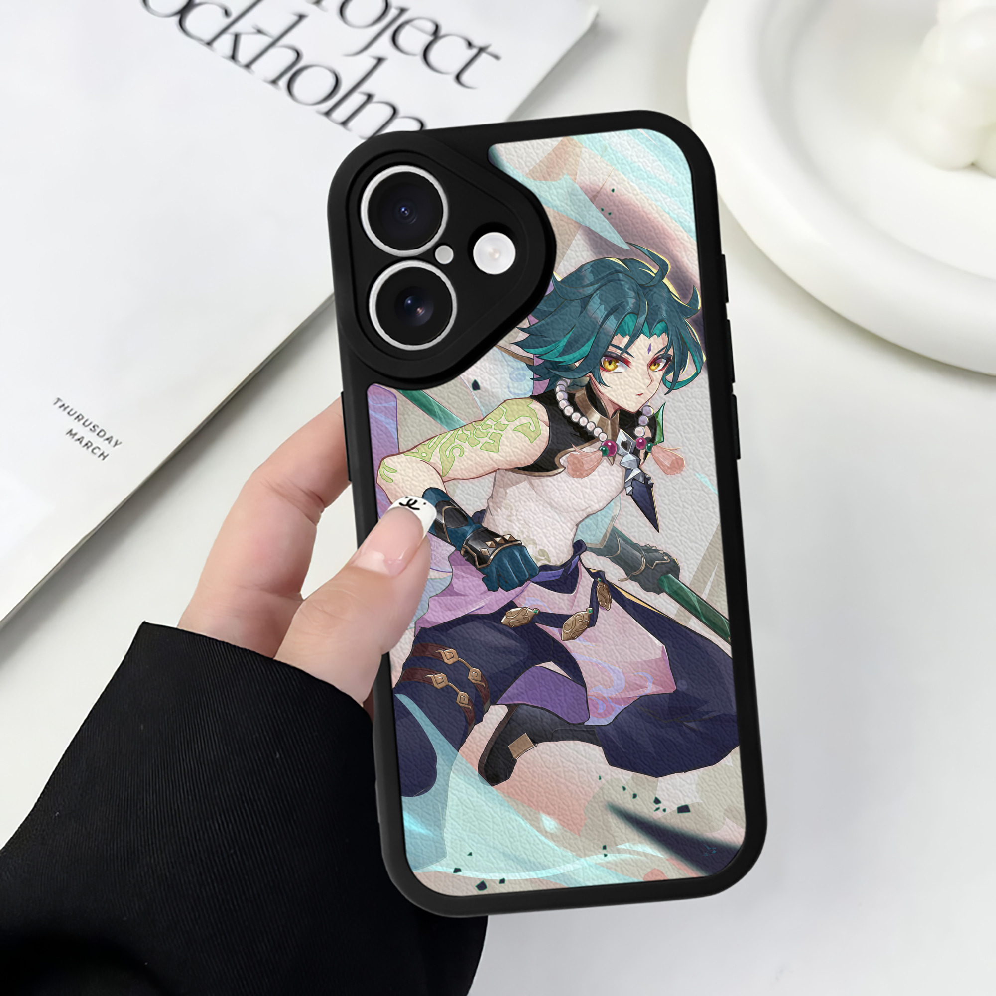 げんし神 genshin 【iPhone 16シリーズ対応】シリコンスマホケース（レザー調） 材質：シリコン